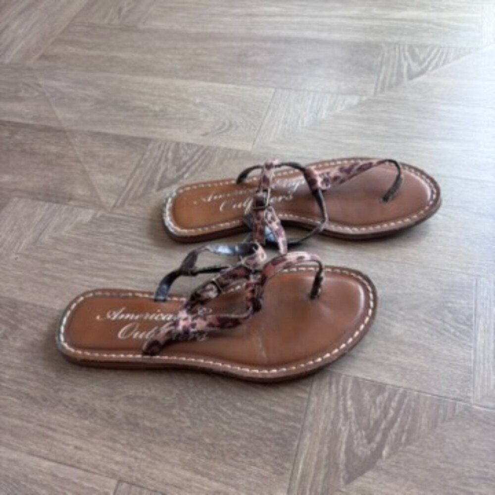 American Eagle Outfitters Leopard Buckle Thong Sandals. - Picture 5 of 9